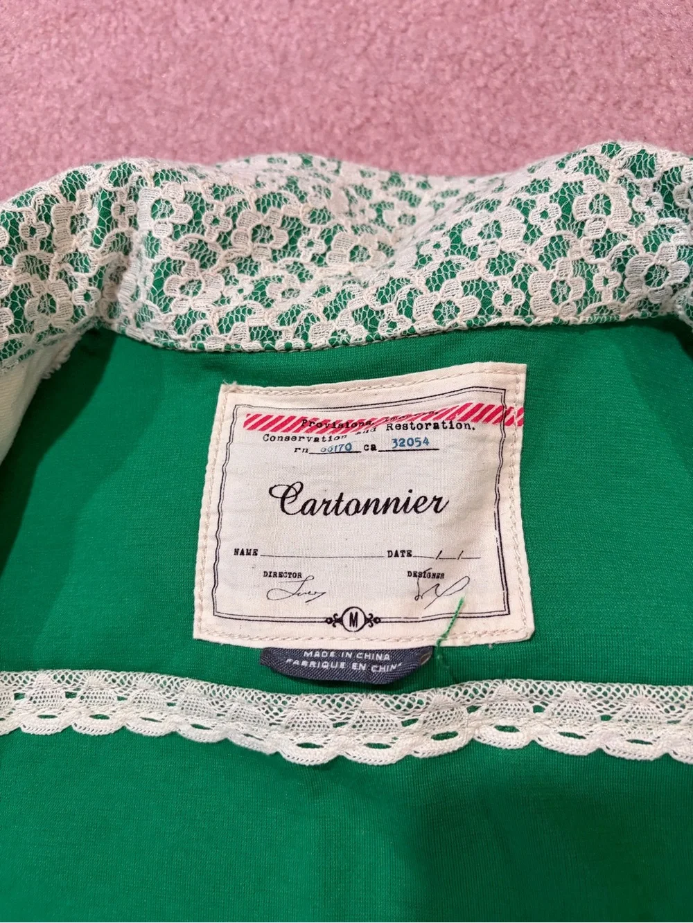 Cartonnier Green and Cream Lace Jacket and Shorts, jacket is a M, shorts size 8
